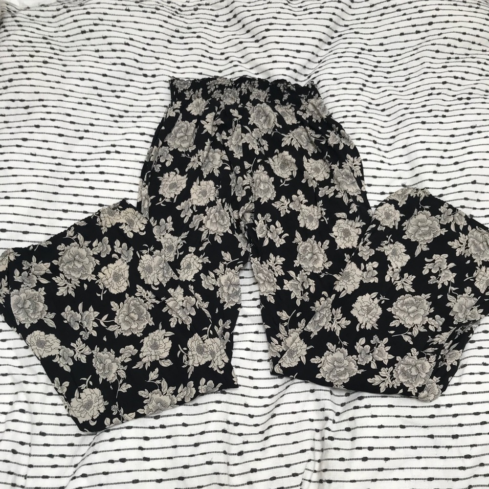 Brandy Melville straight leg fabric pants